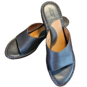 BORN brown leather wedge sandals- 10